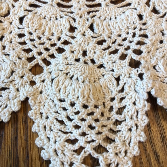 Vintage Handmade Crocheted Collar Ecru Strawberry Pattern - Picture 8 of 9